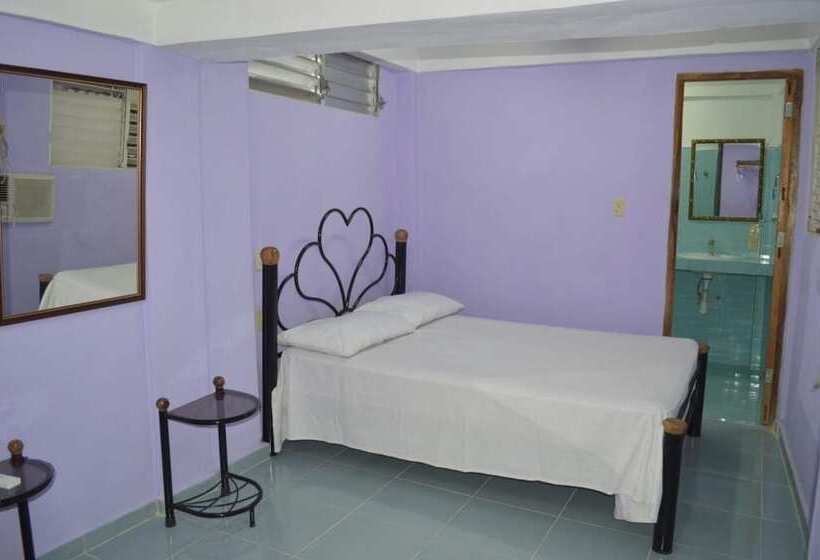 بنسيون Hostal De Arnulfo Y Pucha