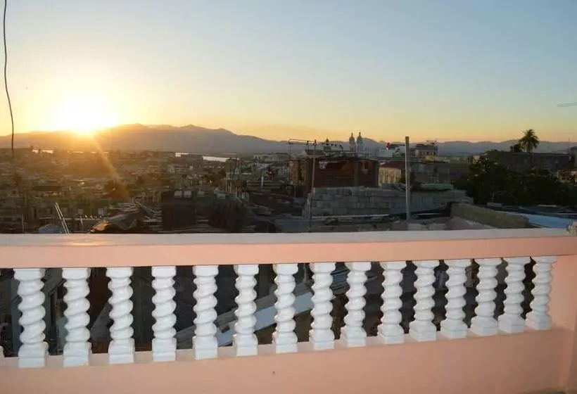 ペンション Hostal De Arnulfo Y Pucha