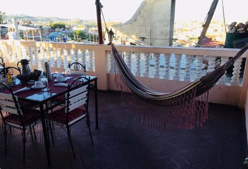 بنسيون Hostal De Arnulfo Y Pucha