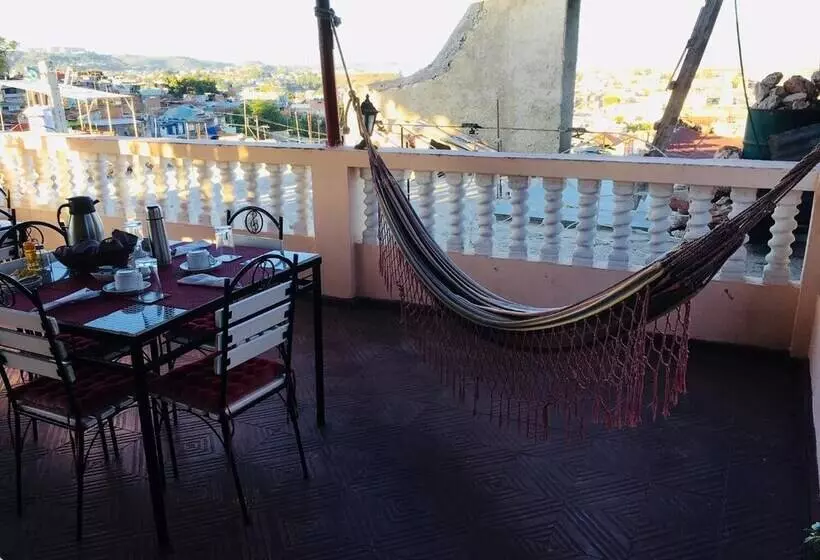 ペンション Hostal De Arnulfo Y Pucha