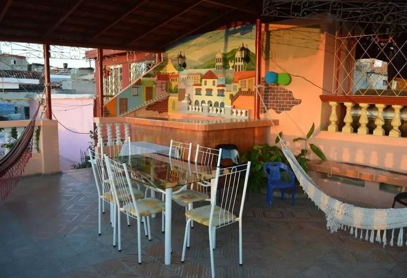 ペンション Hostal De Arnulfo Y Pucha