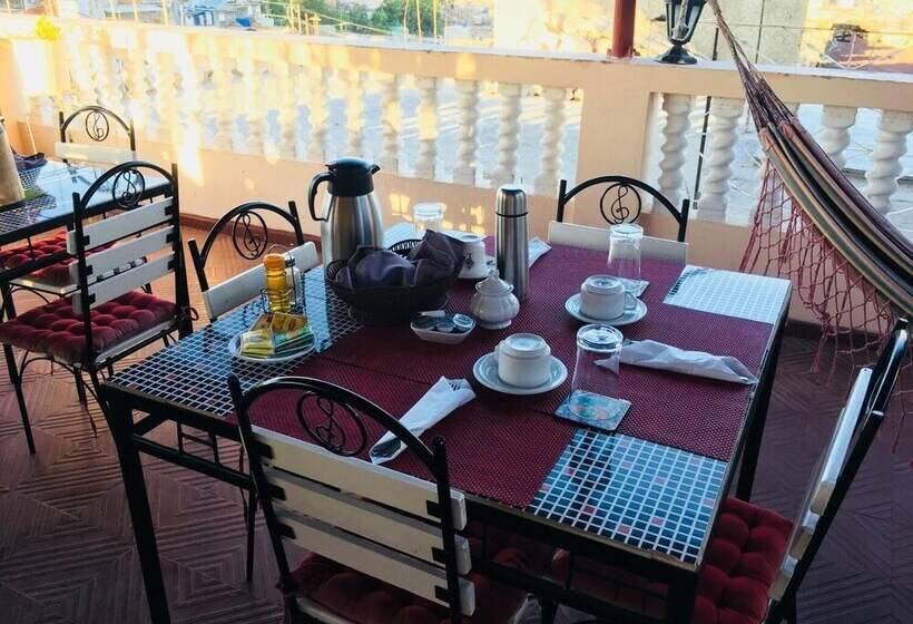 بنسيون Hostal De Arnulfo Y Pucha