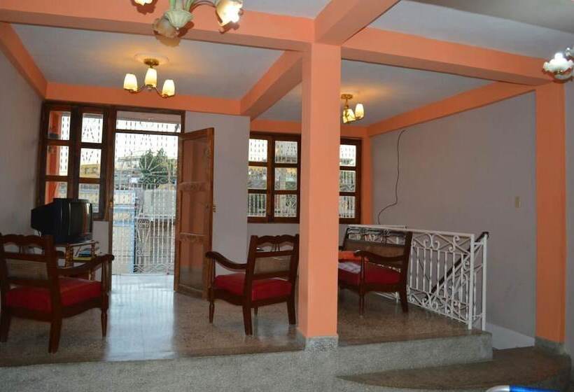 بنسيون Hostal De Arnulfo Y Pucha