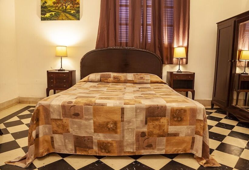 پانسیون Hostal Belele