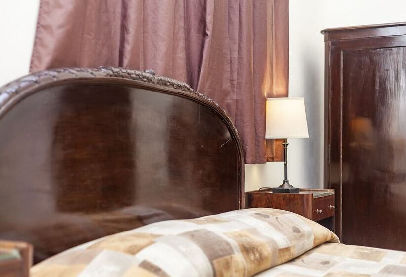 پانسیون Hostal Belele