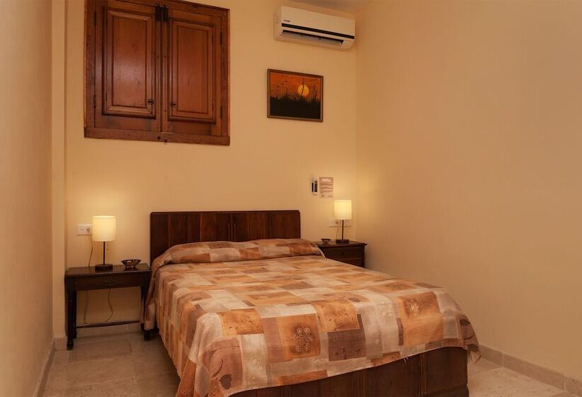 پانسیون Hostal Belele