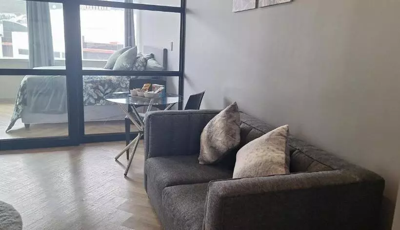 1501 Golden Thibault