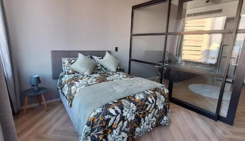 1501 Golden Thibault