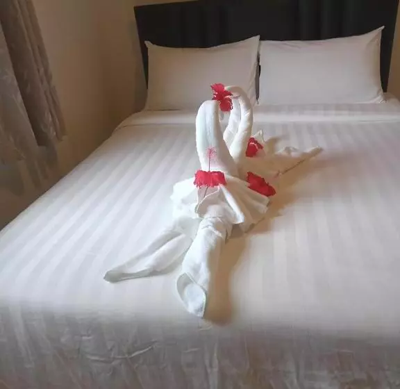 Baan Talay Hostel And Bar