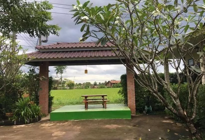 Ban Noi Resort Phrae