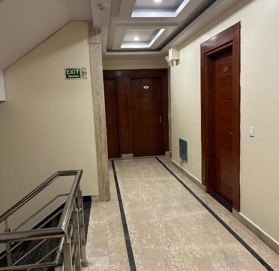 تختخواب و صبحانه Sapphire Inn By Asr Hospitality