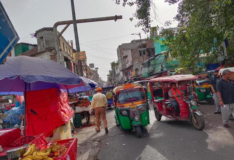 تختخواب و صبحانه Sapphire Inn By Asr Hospitality