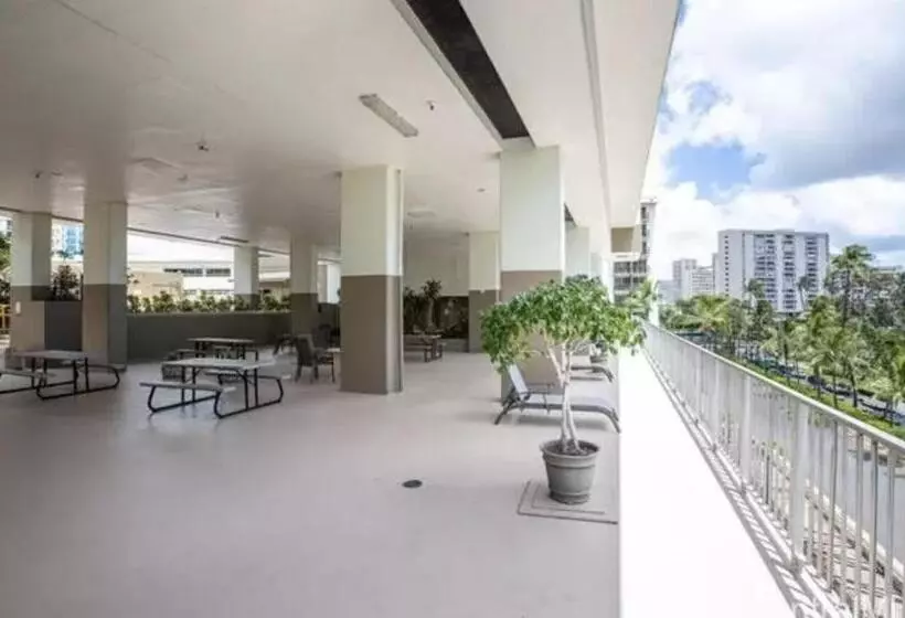 Gem Of Waikiki At Inn On The Park