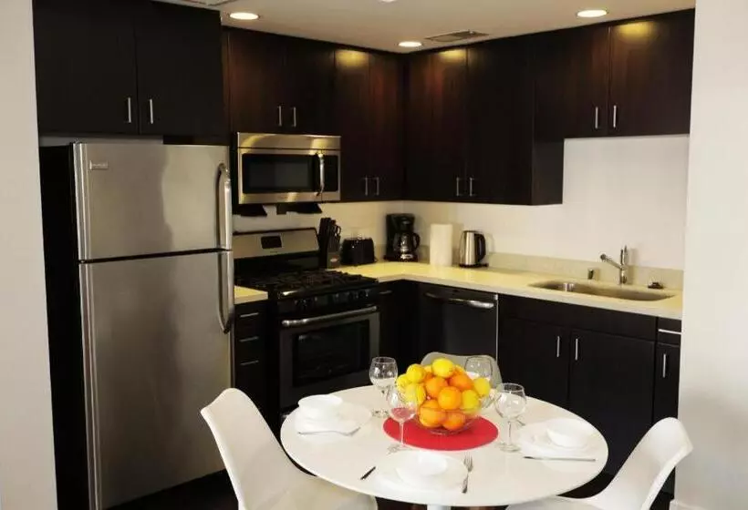 Hotelli Downtown Cosmopolitan Residences