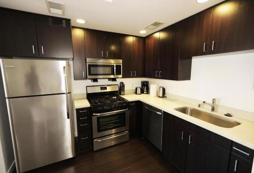 فندق Downtown Cosmopolitan Residences