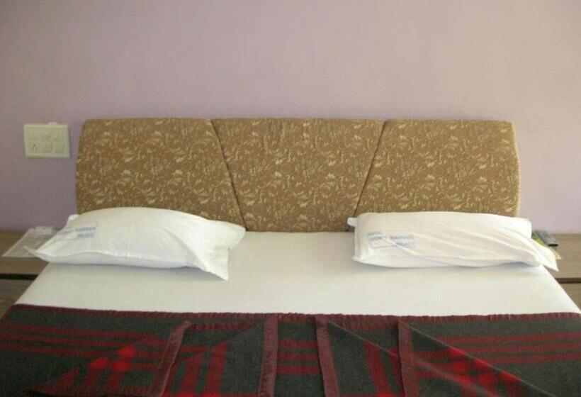 Hotel Gomti Nandan Palace