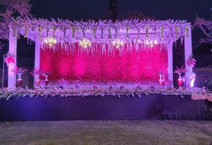 Hotelli Gomti Nandan Palace