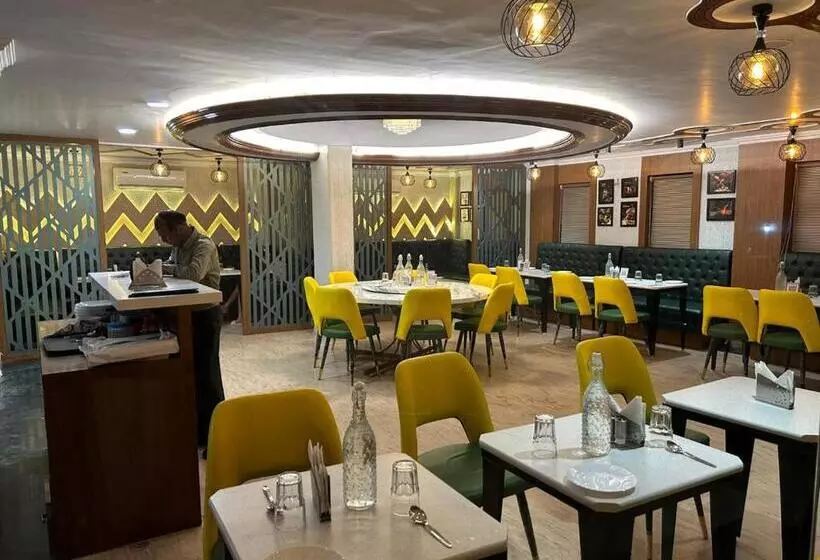 Hotelli Gomti Nandan Palace