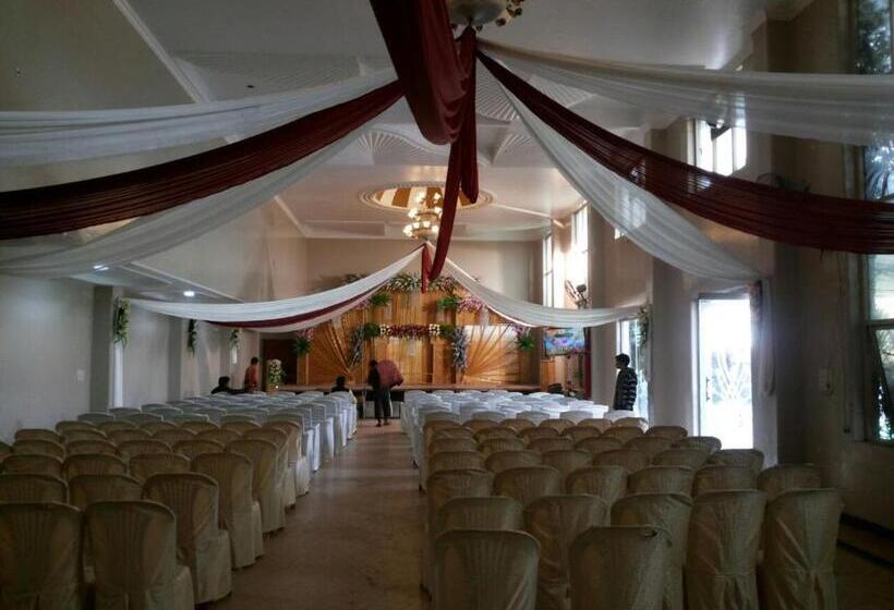 Hotel Gomti Nandan Palace