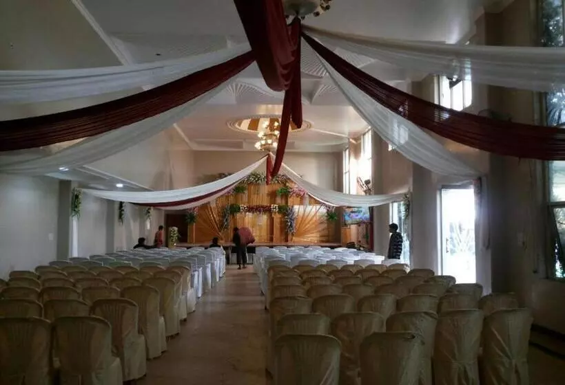 Hotelli Gomti Nandan Palace