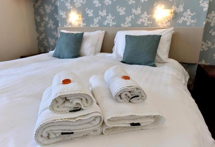 Отель Phoenix Court