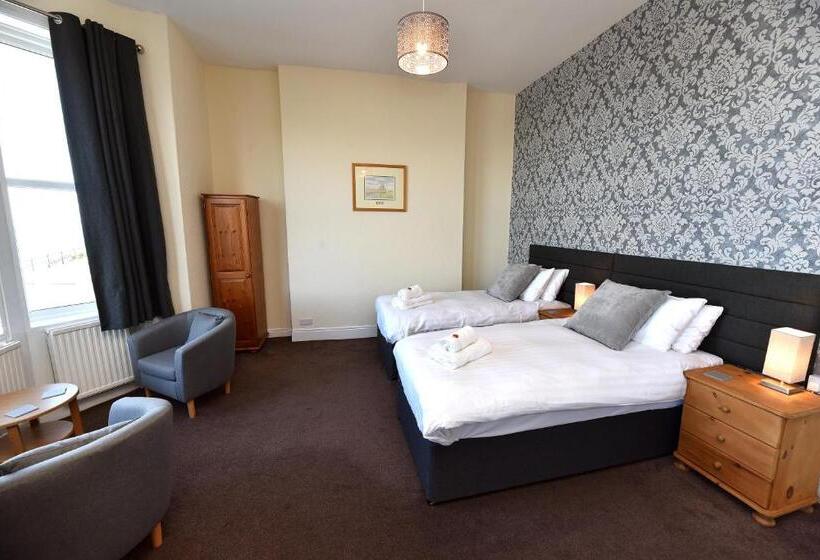 Отель Phoenix Court