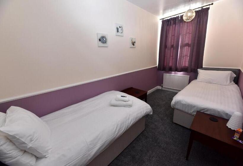 Отель Phoenix Court