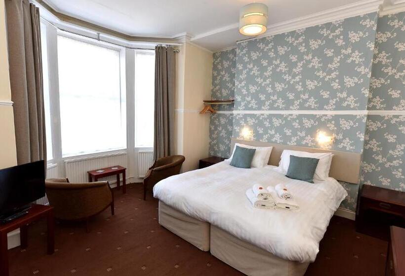 Отель Phoenix Court