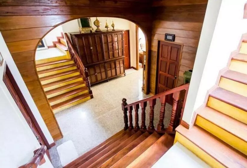 Hotelli Wake Up At Muang Kao Boutique