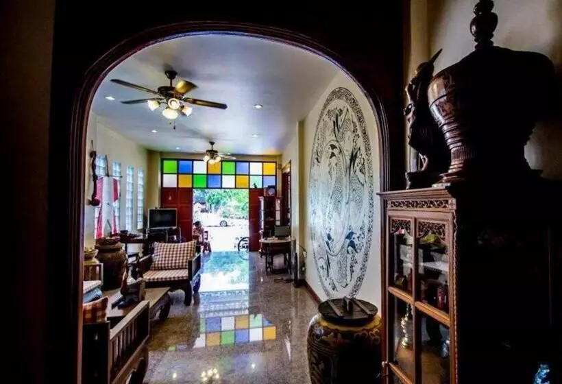 Hotelli Wake Up At Muang Kao Boutique