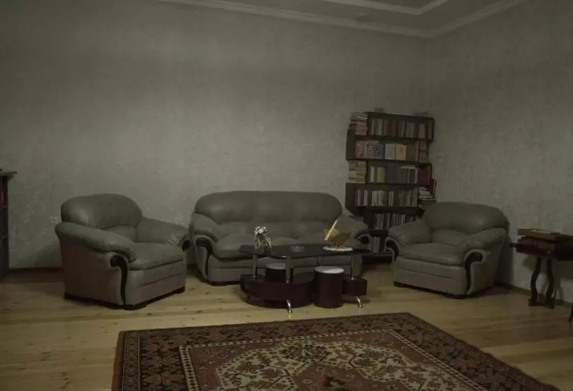 پانسیون Guest House Mekvena