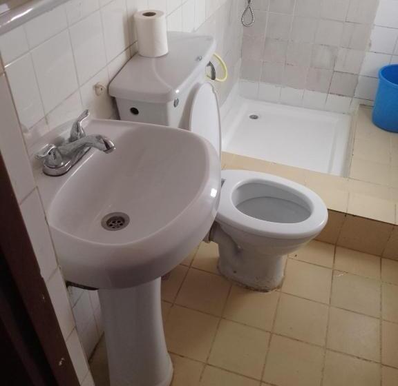 膳宿费 Lucia Guest House Lungi