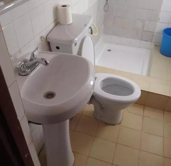 پانسیون Lucia Guest House Lungi