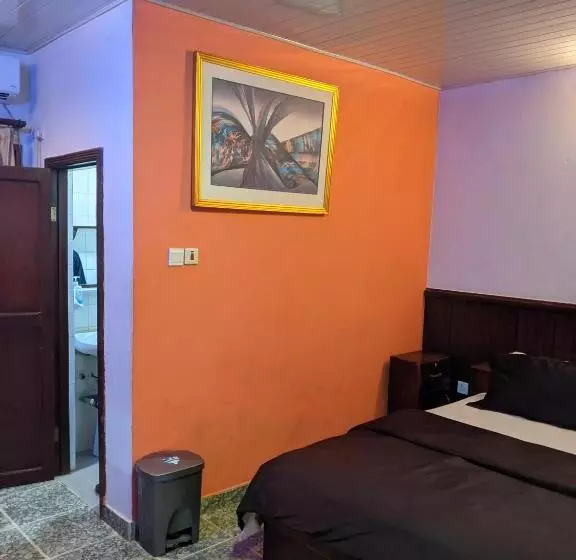 پانسیون Lucia Guest House Lungi