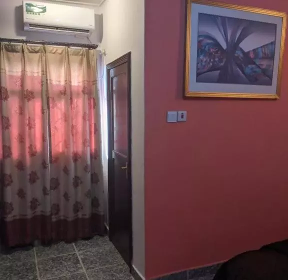 پانسیون Lucia Guest House Lungi