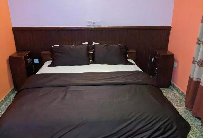 پانسیون Lucia Guest House Lungi
