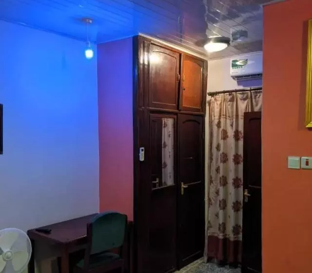 پانسیون Lucia Guest House Lungi
