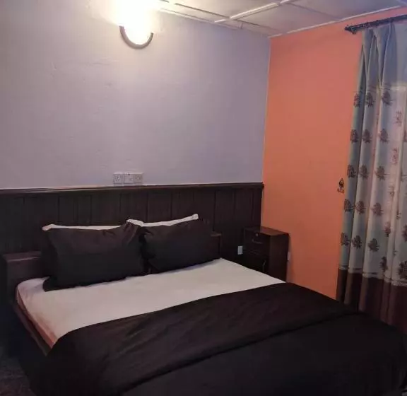 پانسیون Lucia Guest House Lungi