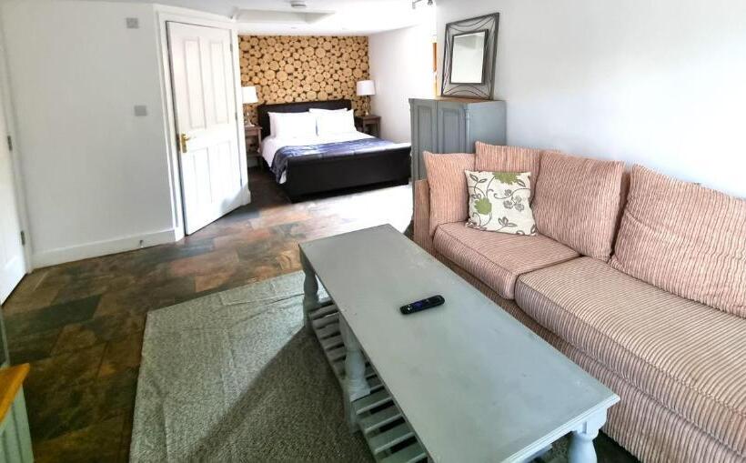 펜션 Oak Tree Rooms Ltd