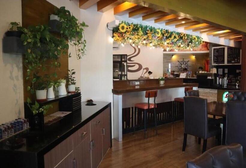 Primus Hotel And Resort