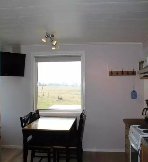 Retkeilymaja Fårgården åsebol Vandrahem