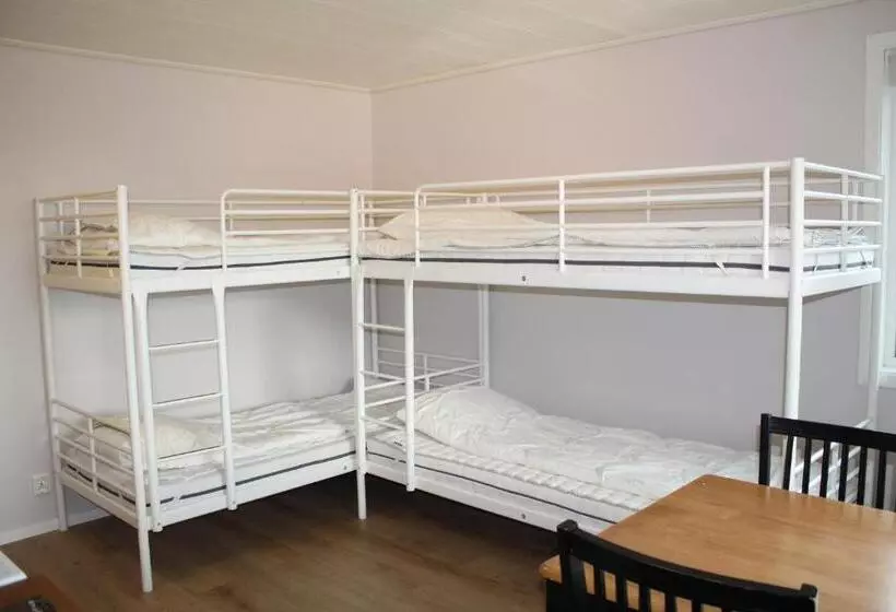 Retkeilymaja Fårgården åsebol Vandrahem