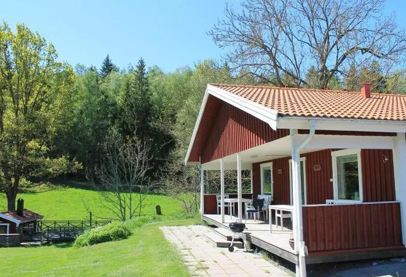 Retkeilymaja Fårgården åsebol Vandrahem