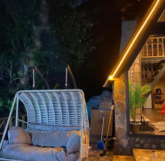 مبيت وإفطار Bukrasuitbungalow