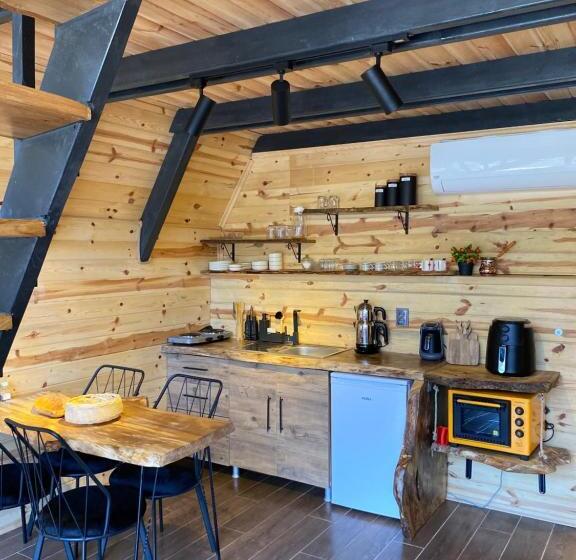 مبيت وإفطار Bukrasuitbungalow