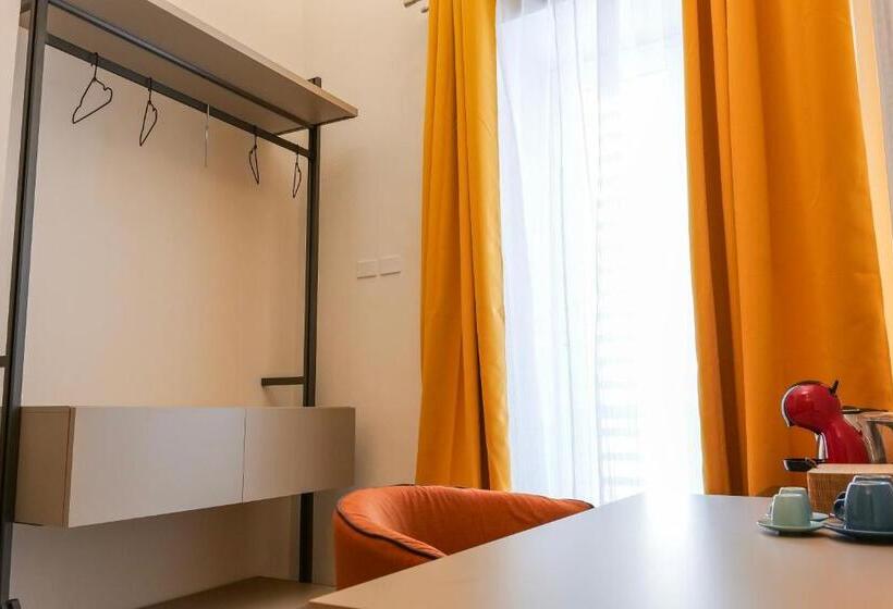 تختخواب و صبحانه Rooftop Parthenopeo Contemporary Rooms