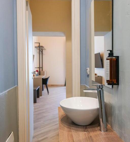 تختخواب و صبحانه Rooftop Parthenopeo Contemporary Rooms