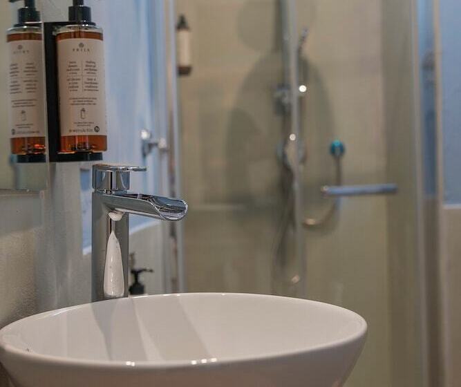 تختخواب و صبحانه Rooftop Parthenopeo Contemporary Rooms