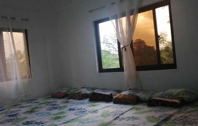 민박 Uncle Bob&tere Beachfront House