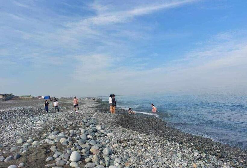 민박 Uncle Bob&tere Beachfront House